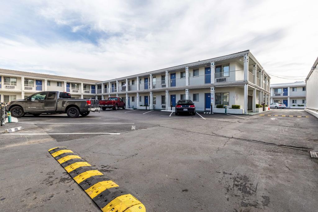 Motel 6 San Rafael Exterior photo