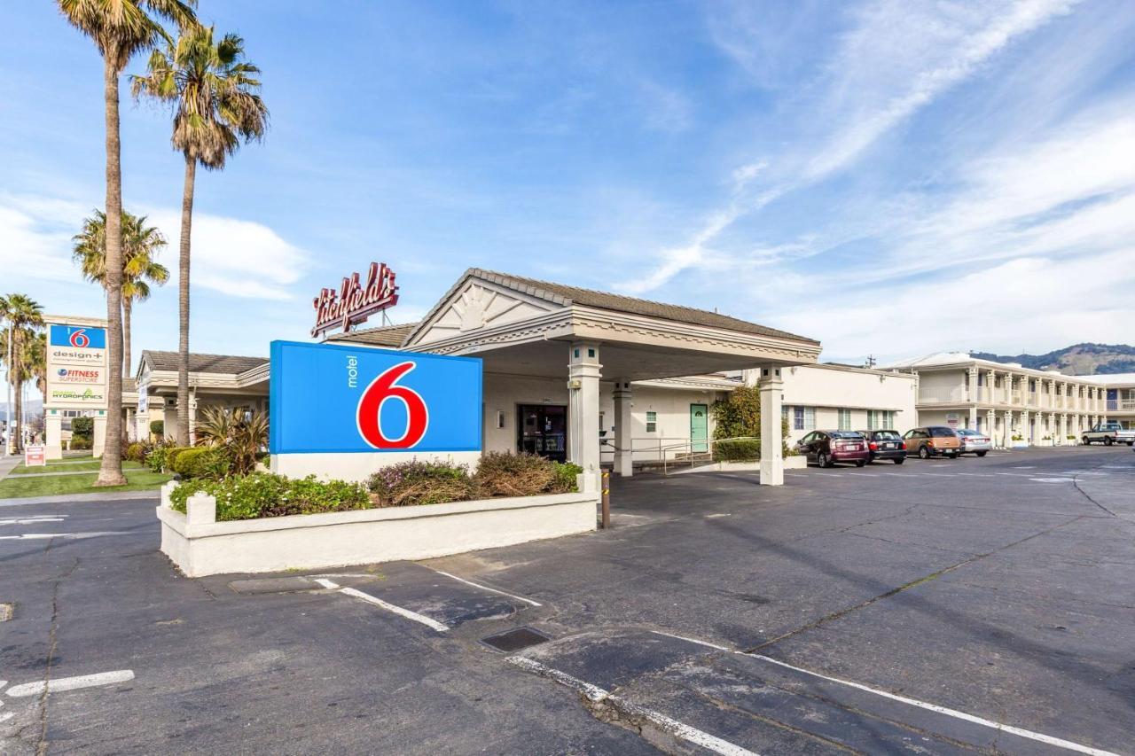 Motel 6 San Rafael Exterior photo
